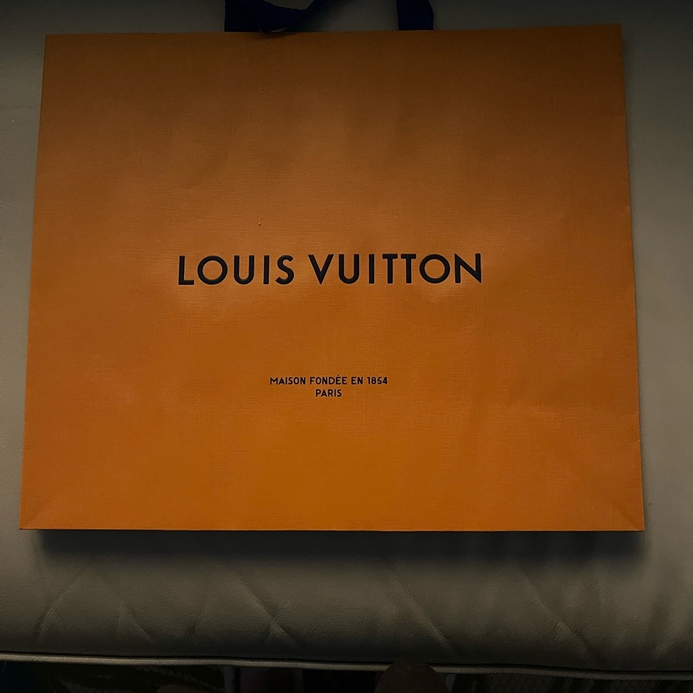 Louis Vuitton Shopping Bag. New!!